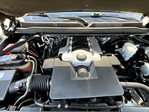 Used 2018 Cadillac Escalade Luxury image 30