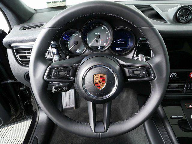 Certified 2026 Porsche Macan AWD/4WD image 12