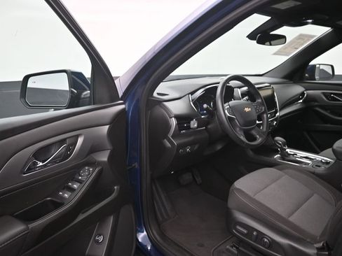 Used 2023 Chevrolet Traverse LT FWD image 11