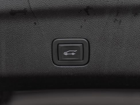 Used 2024 GMC Yukon XL Denali Ultimate AWD/4WD image 35