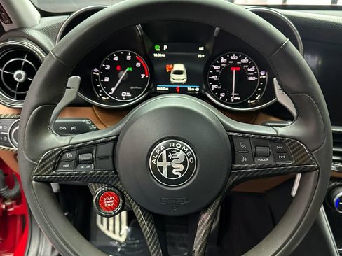 Used 2018 Alfa Romeo Giulia Ti Sport w/ Quick Order Package 22U Sport RWD image 15