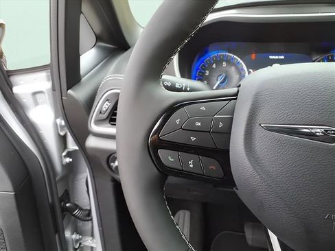 New 2026 Chrysler Pacifica Select image 21