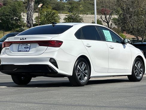 Used 2023 Kia Forte LXS image 3