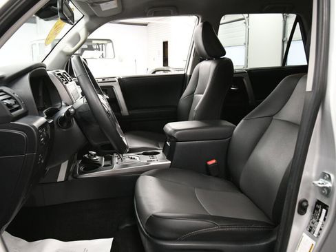 Certified 2024 Toyota 4Runner SR5 Premium image 9