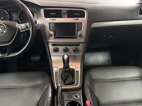Used 2016 Volkswagen Golf SE FWD image 16