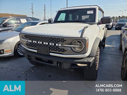 Used 2024 Ford Bronco Badlands image 3