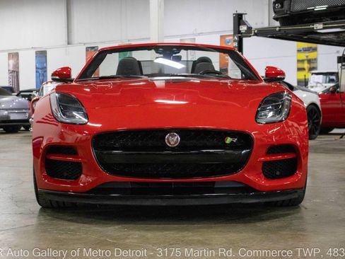 Used 2020 Jaguar F-TYPE R image 13