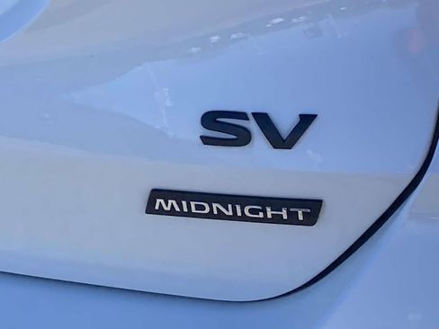 Used 2018 Nissan Rogue SV image 9