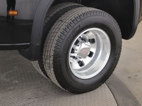 Used 2025 GMC Sierra 3500 SLT w/ SLT Premium Package image 12