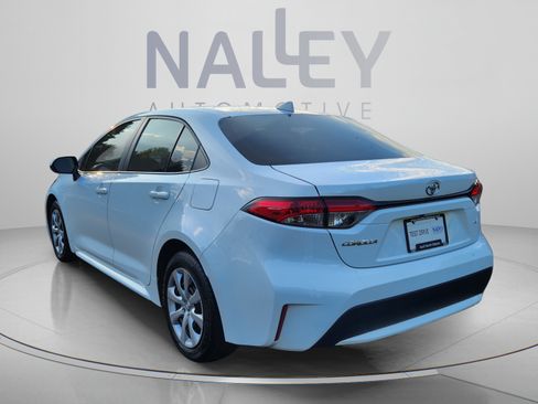 Used 2021 Toyota Corolla LE FWD image 3