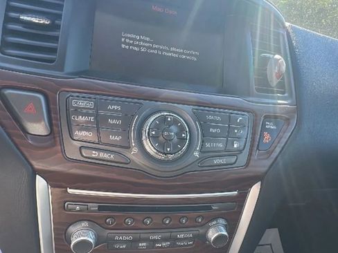 Used 2020 Nissan Pathfinder Platinum FWD image 28