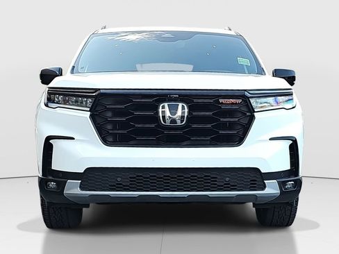 Used 2024 Honda Pilot TrailSport image 2