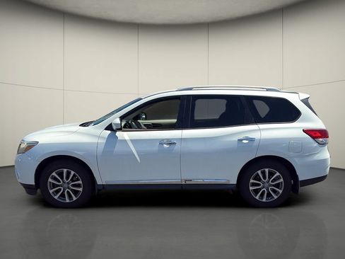 Used 2015 Nissan Pathfinder SL w/ Cargo Package FWD image 4