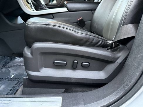 Used 2011 Ford Edge Sport w/ Driver Entry Pkg image 38