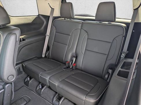 Used 2023 GMC Acadia Denali w/ Denali Technology Package FWD image 19