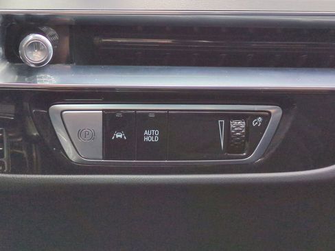 Used 2024 Cadillac Lyriq Sport image 24