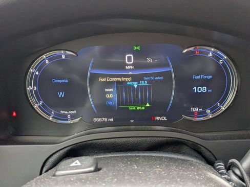 Used 2018 Cadillac Escalade Premium Luxury AWD/4WD image 11