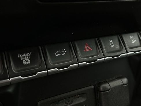 Used 2021 Chevrolet Silverado 2500 LT w/ Z71 Off-Road Package image 18