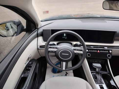 Used 2025 Hyundai Tucson SEL image 17