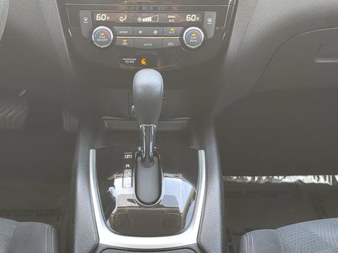Used 2016 Nissan Rogue SV w/ SV Premium Package FWD image 15