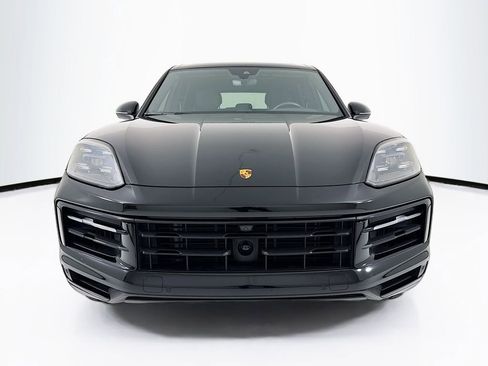 Certified 2024 Porsche Cayenne AWD/4WD image 10