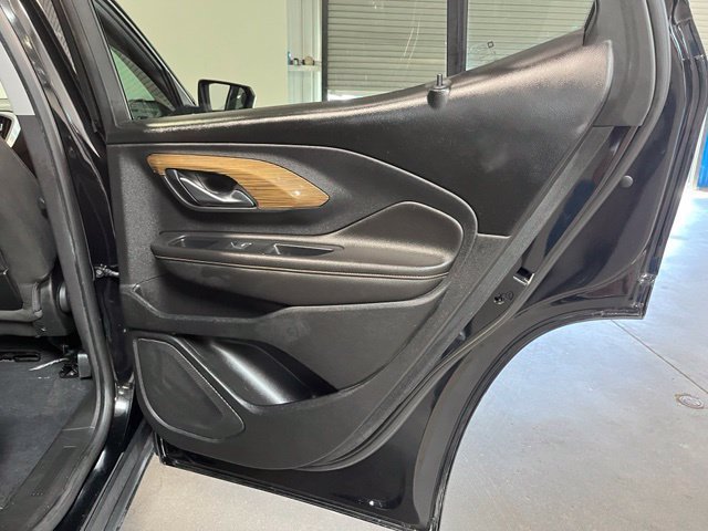 Used 2020 GMC Terrain SLE FWD image 16
