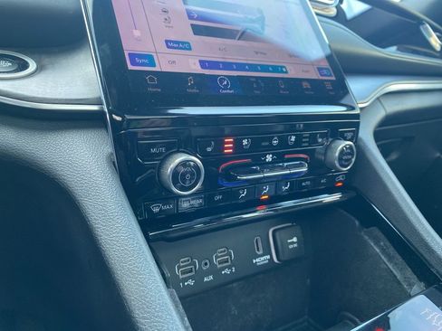 Used 2022 Jeep Grand Cherokee Overland image 13