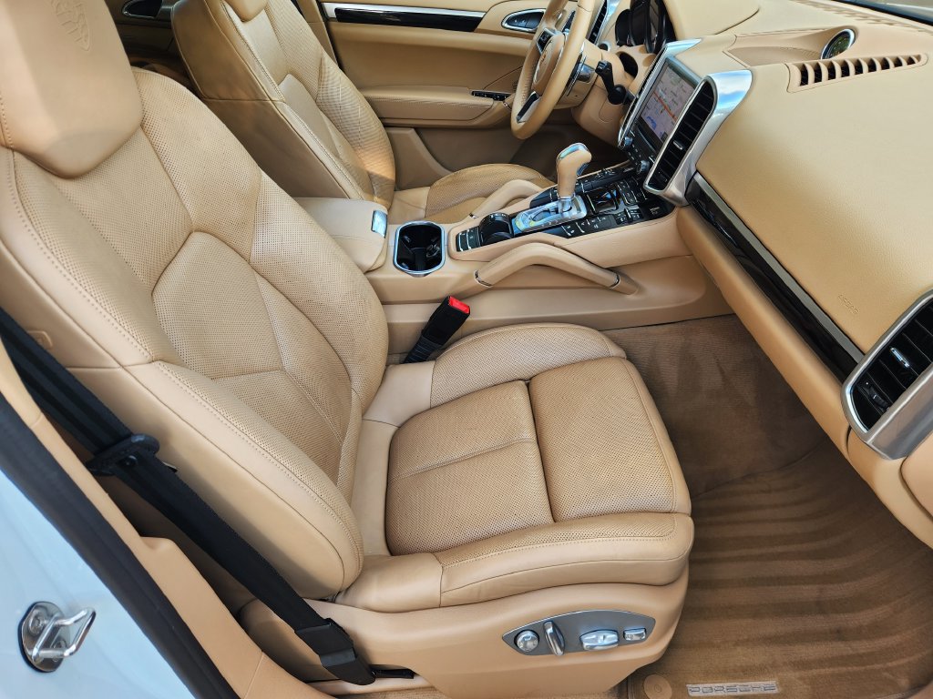 Used 2017 Porsche Cayenne AWD/4WD image 14