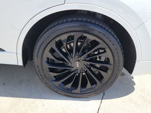 Used 2023 Lincoln Aviator Reserve w/ Equipment Group 201A AWD/4WD image 14