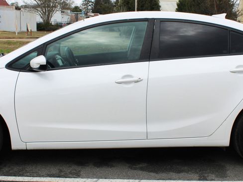 Used 2018 Kia Forte LX w/ LX Popular Package image 2