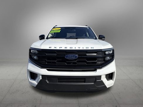 Used 2025 Ford Expedition Active image 7