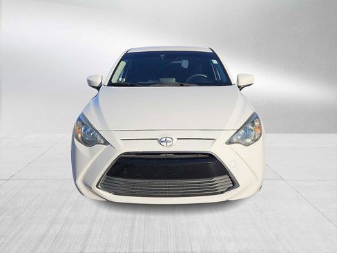 Used 2016 Scion iA image 3