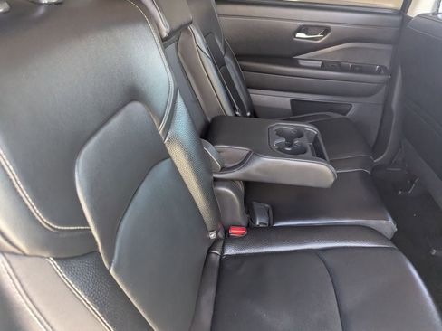 Certified 2022 Nissan Pathfinder SL image 8