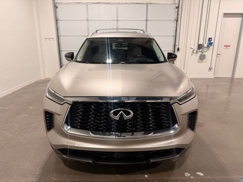 Used 2023 INFINITI QX60 Sensory w/ Vision Package image 2