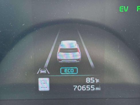 Used 2023 Kia Niro SX Touring FWD image 23