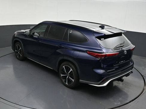 Used 2021 Toyota Highlander XSE FWD image 18