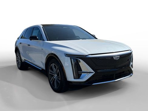 Used 2024 Cadillac Lyriq Luxury image 7