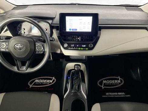 Used 2025 Toyota Corolla LE AWD/4WD image 21