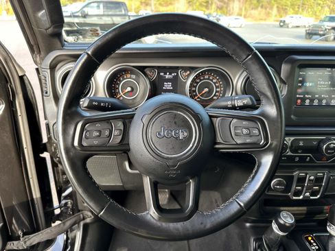 Certified 2022 Jeep Gladiator Sport image 26