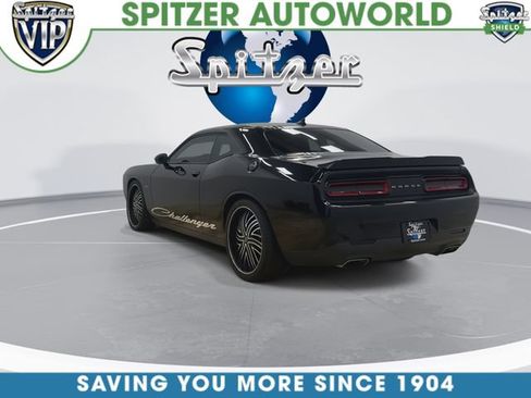 Used 2017 Dodge Challenger R/T Plus RWD image 8