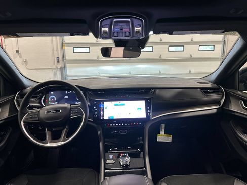 New 2026 Jeep Grand Cherokee Altitude AWD/4WD image 28
