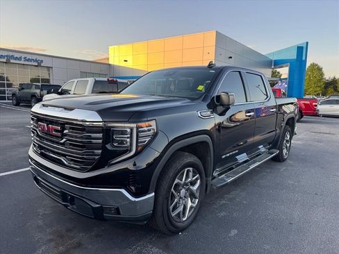 Used 2023 GMC Sierra 1500 SLT w/ SLT Premium Package AWD/4WD image 10