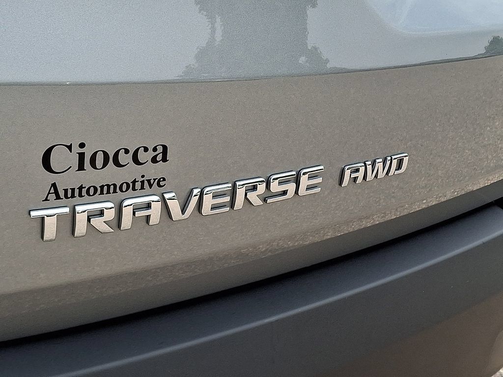 Used 2023 Chevrolet Traverse LT w/ LPO, Floor Liner Package AWD/4WD image 31