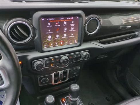 Used 2019 Jeep Wrangler Unlimited Sahara image 27