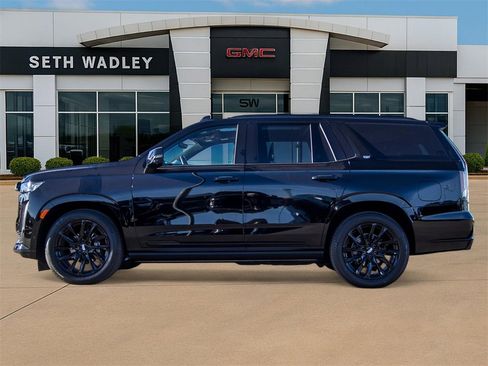 Used 2023 Cadillac Escalade Sport Platinum w/ LPO, ONYX Package image 4