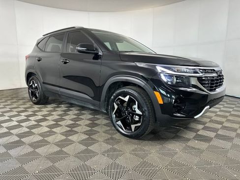 Used 2025 Kia Seltos S image 2