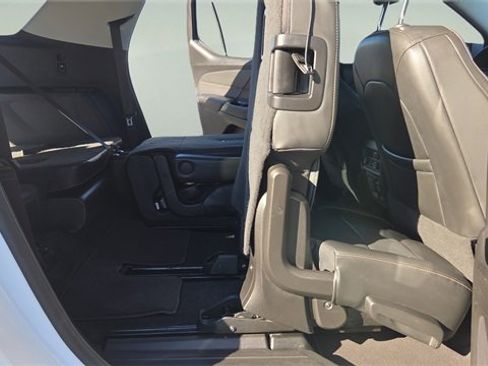 Used 2021 Chevrolet Traverse Premier image 22