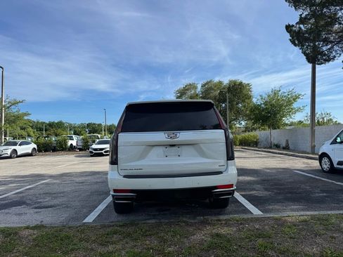 Used 2023 Cadillac Escalade Premium Luxury w/ Performance Package AWD/4WD image 4