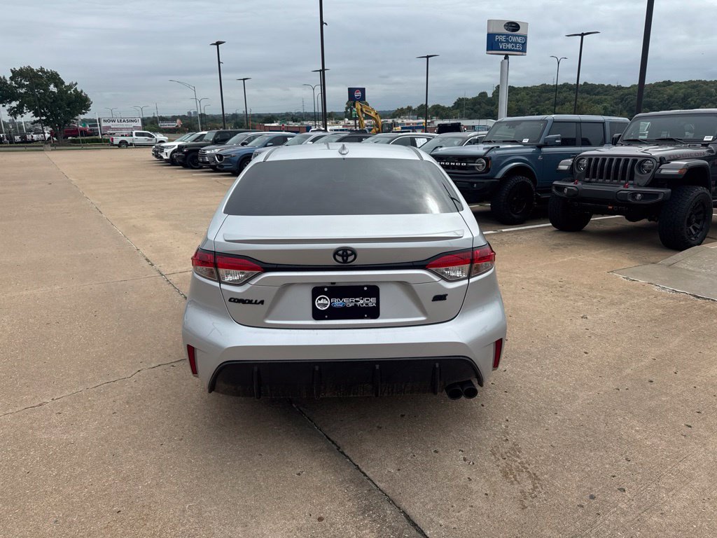 Used 2023 Toyota Corolla SE FWD image 4
