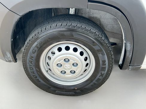 Used 2025 RAM ProMaster 2500 w/ Convenience Group image 13